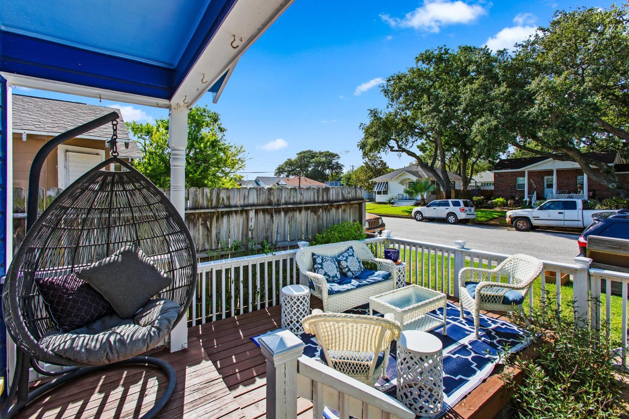 The Blue Oasis With Handicap Ramp Access Dog Friendly & Cowboy Pool Galveston Exterior foto